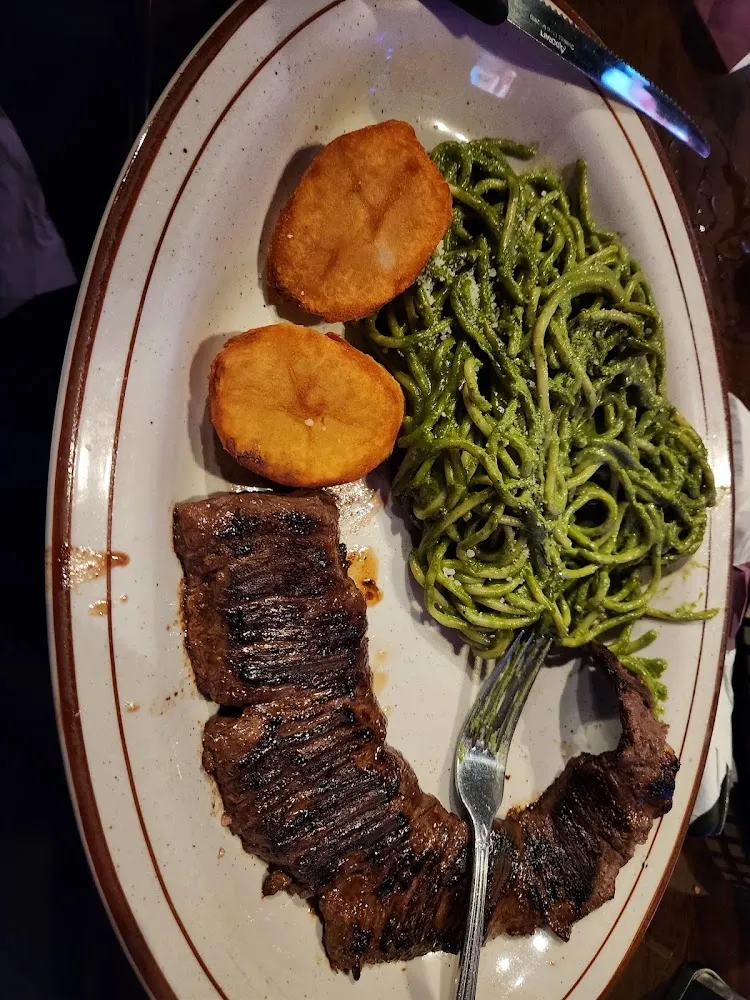 Tallarines Verdes Con Churrasco & More Choices